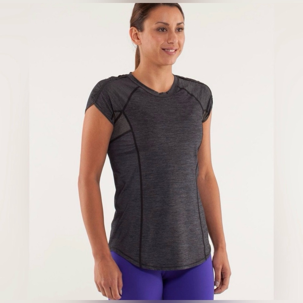 lululemon athletica Run: Sun Sprinter Short Sleeve in Heathered Black Size: 12